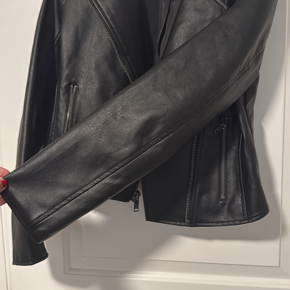 Abercrombie and Fitch Black Vegan Leather Jacket - Picture 4 of 6